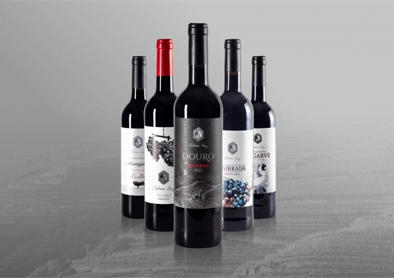 Design de rótulos de garrafas de vinho Belmira Cruz