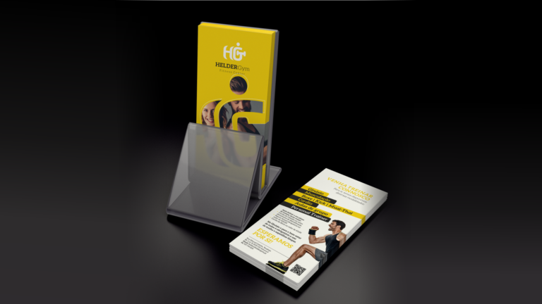 Mockup de identidade visual com flyer 21x10 em tons de amarelo, preto e branco, com design moderno e minimalista